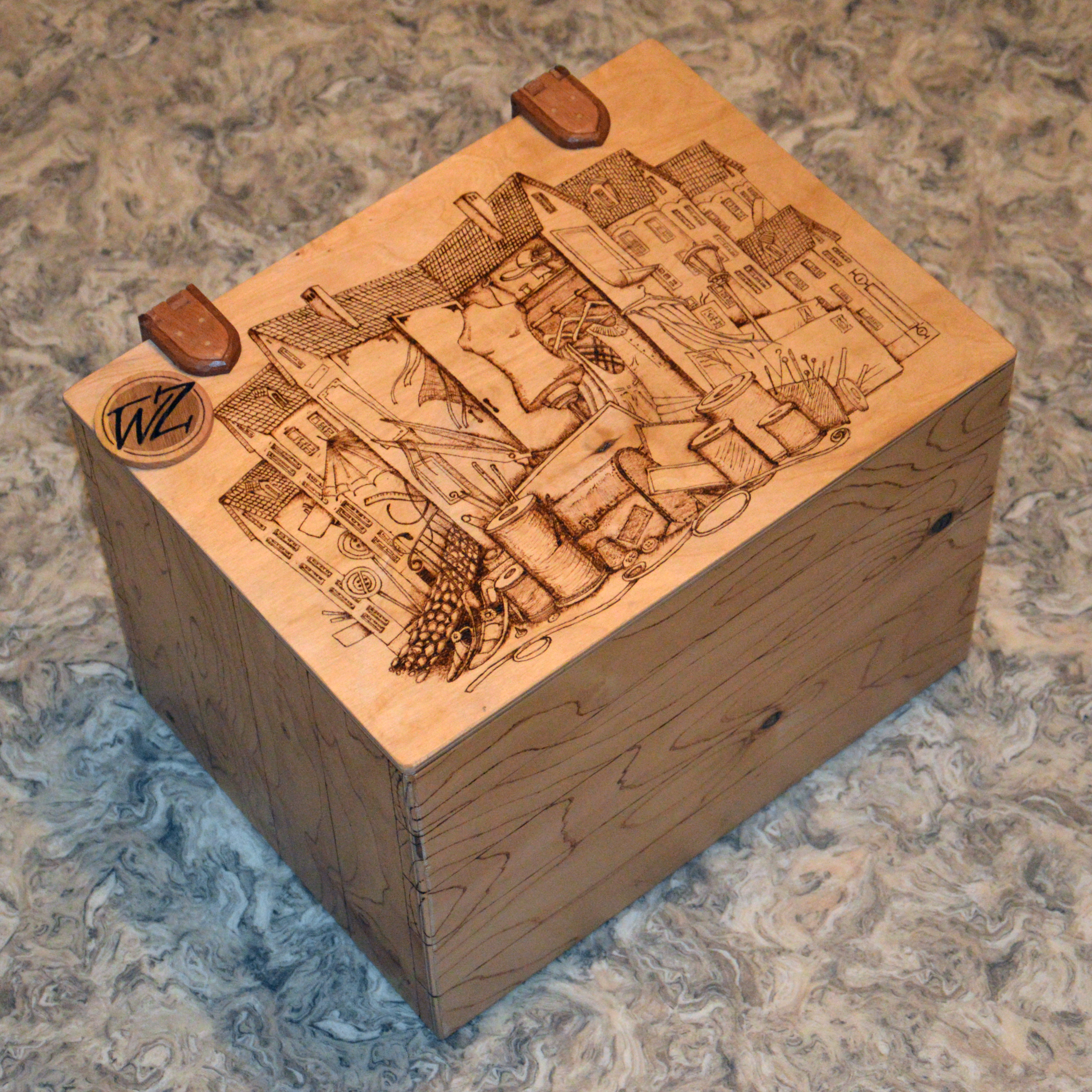 Короб с деревянными петлями